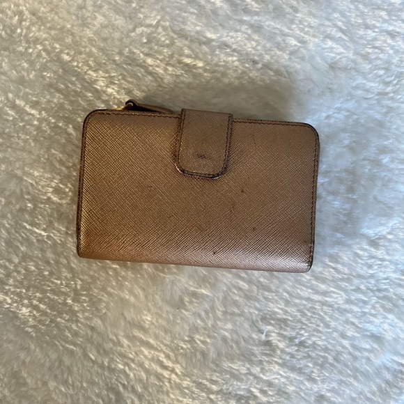 Authentic Prada medium compact wallet - Picture 2 of 8
